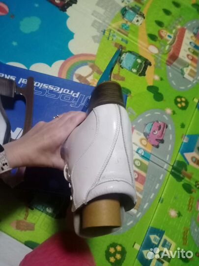 Коньки фигурные Risport royal 255