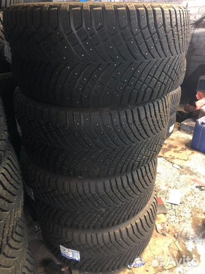 Michelin X-Ice North 4 305/40 R20 110T