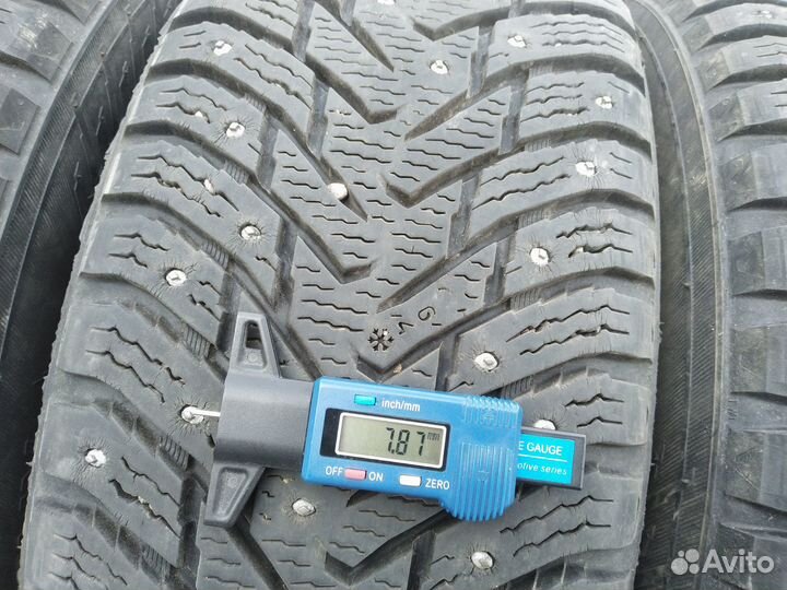 Nokian Tyres Hakkapeliitta 8 SUV 215/70 R16