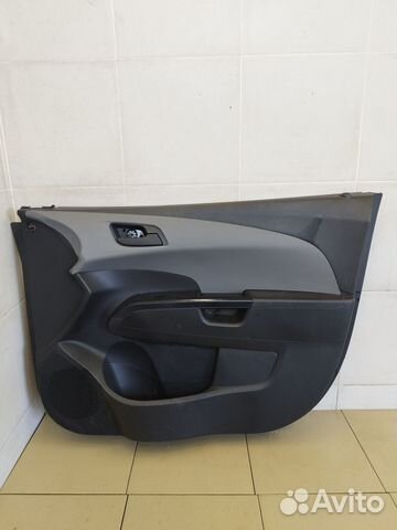 Обшивка двери передней правой Aveo (T300) 2011