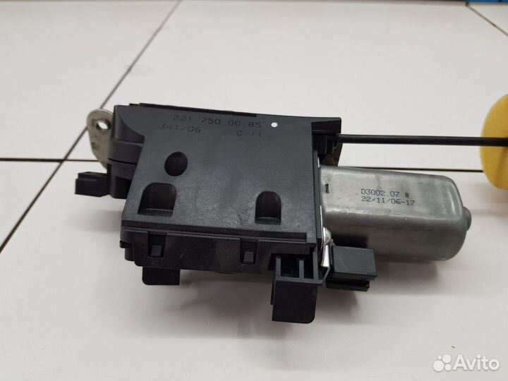 Замок багажника (Mercedes-Benz S-class)