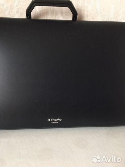 Портфель пластиковый Esselte intens