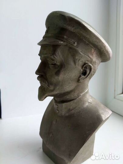 Бюст Ф.Э.Дзержинского