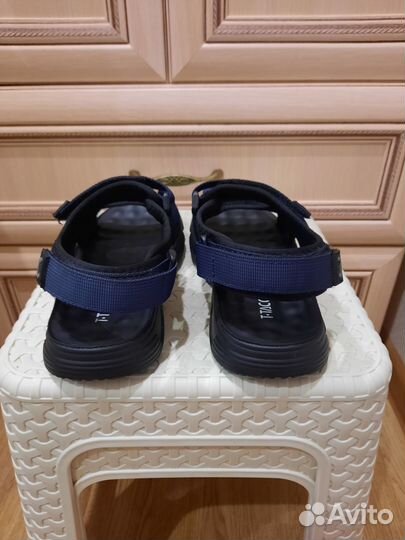 Сандалии на мальчика