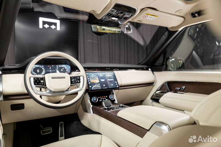 Land Rover Range Rover 4.4 AT, 2024