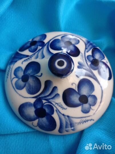 Гжель в разборе. Крышка, пельменница, масленка