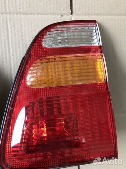 Фонарь в крышку багажника Тойота LC100(697)