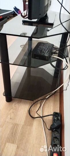 Стеклянная тумба под тв
