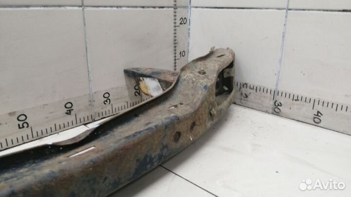 Усилитель переднего бампера Volkswagen Passat