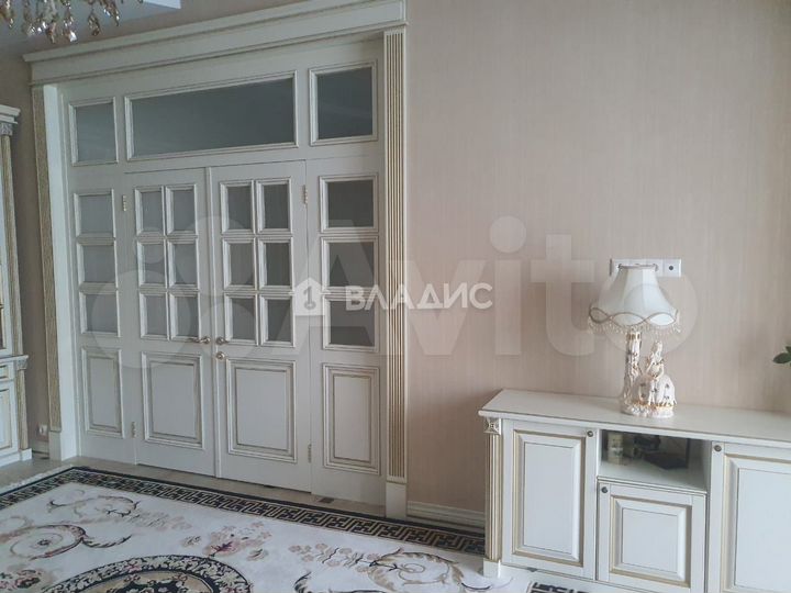 Таунхаус 210 м² на участке 3 сот.