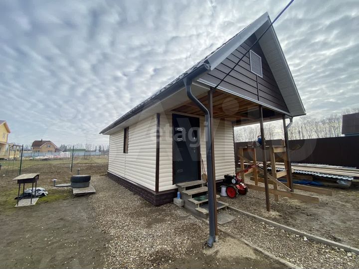 Дом 21 м² на участке 10 сот.