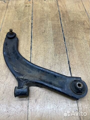 Рычаг подвески передний правый Nissan Micra CR12DE