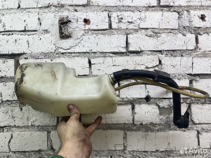 Бачек омывателя задний BMW E30 туринг,универсал