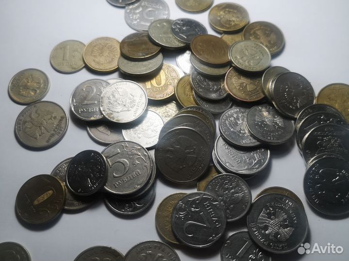 Очень много монет нашего времени 1р,2р,5р и 10р