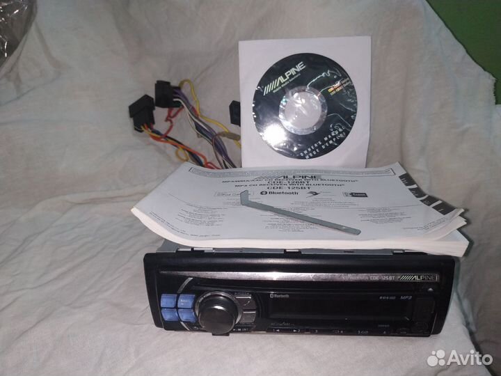 Alpine CDE 126 BT Bluetooth микрофон