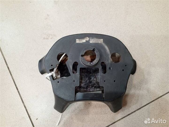 Кожух рулевой колонки Mitsubishi Pajero iO 1998-2