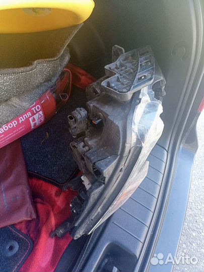 Фара на SsangYong Actyon 2014