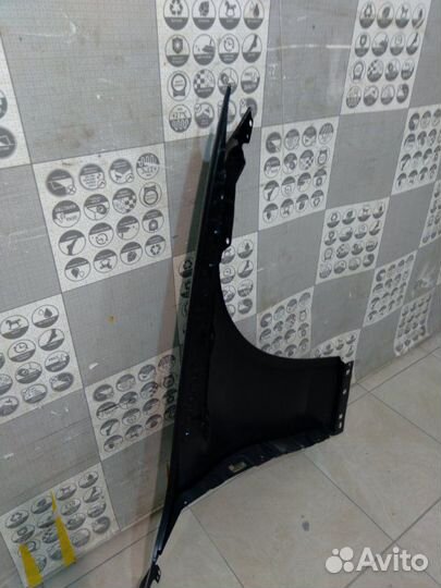 Крыло левое переднее левое Mercedes C-Class W205