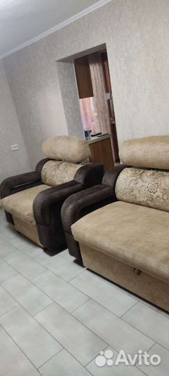 Диван с креслом