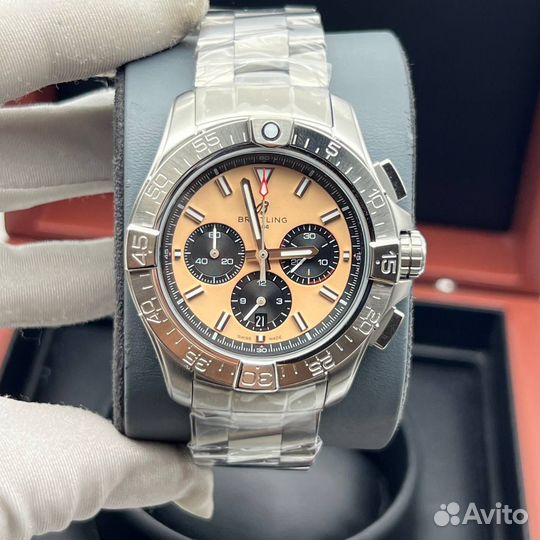 Часы Breitling avenger