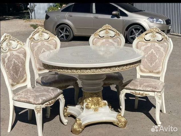 Столы и стулья