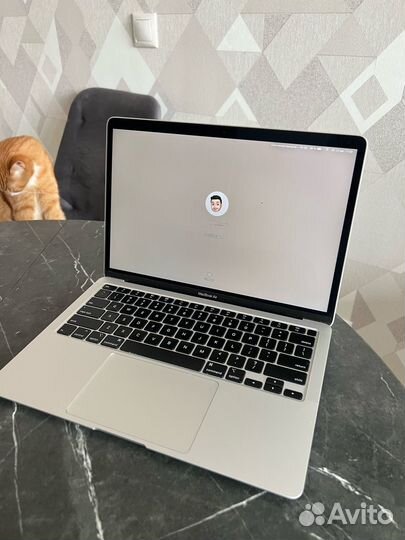 Macbook air 13 2020 i3