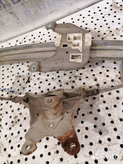 Стеклоподъемник задний левый Nissan Almera N15