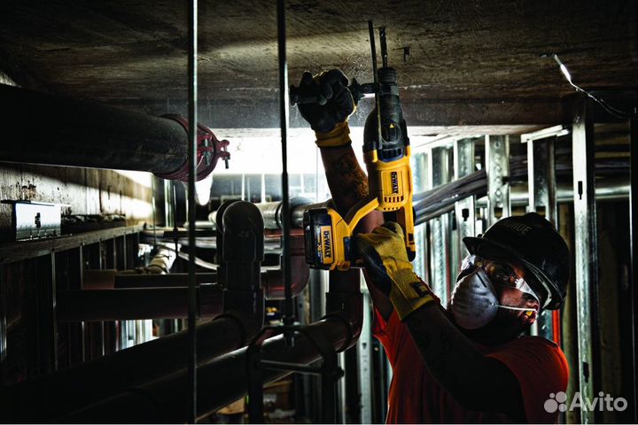 Перфоратор DeWalt DCH133NT-XJ