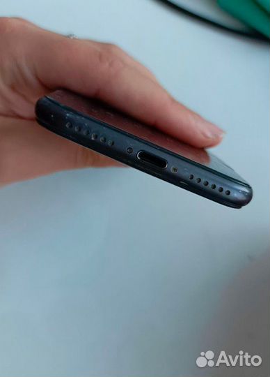 iPhone 8, 64 ГБ