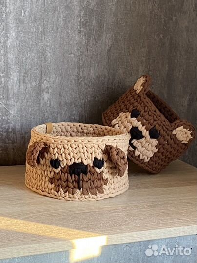Трикотажная вязаная корзина мопс