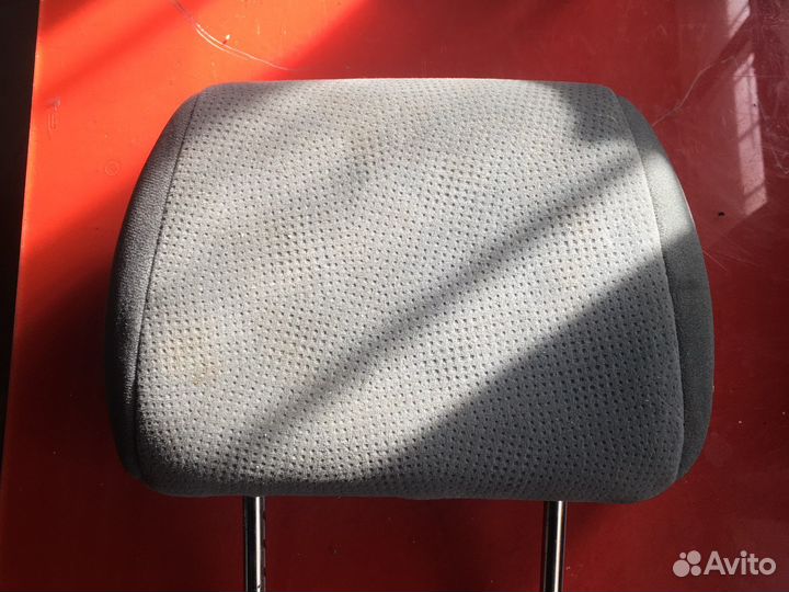 Подголовник переднего сиденья Chevrolet Lacetti