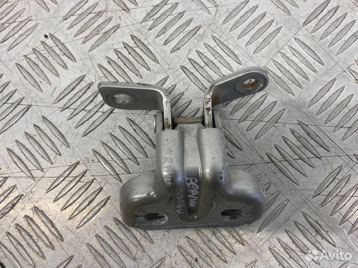 Б/У петля двери задний левый Opel Astra J P10