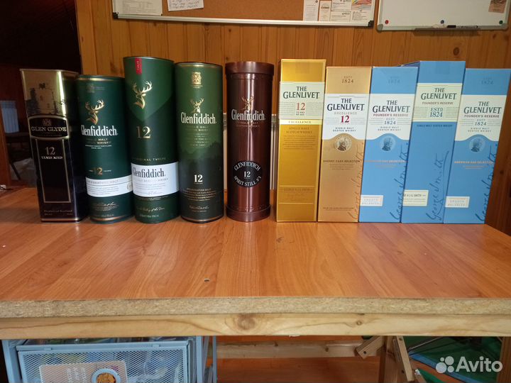 Коллекция коробок из под виски