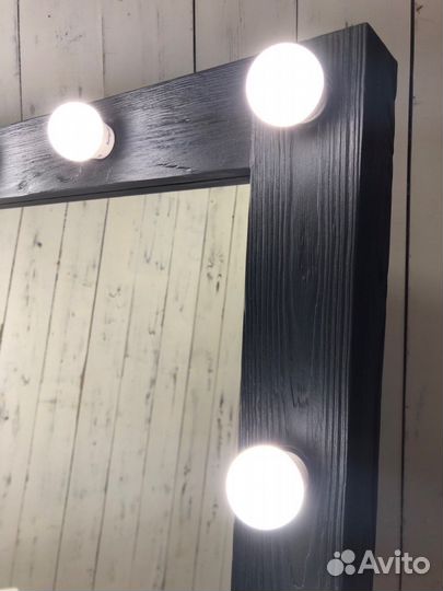 Зеркало с подсветкой настольное