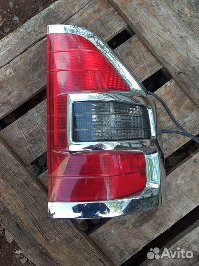 Задний фонарь mitsubishi pajero