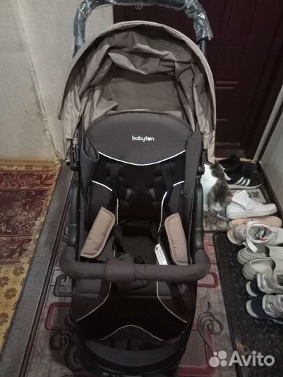 Прогулочная коляска новая