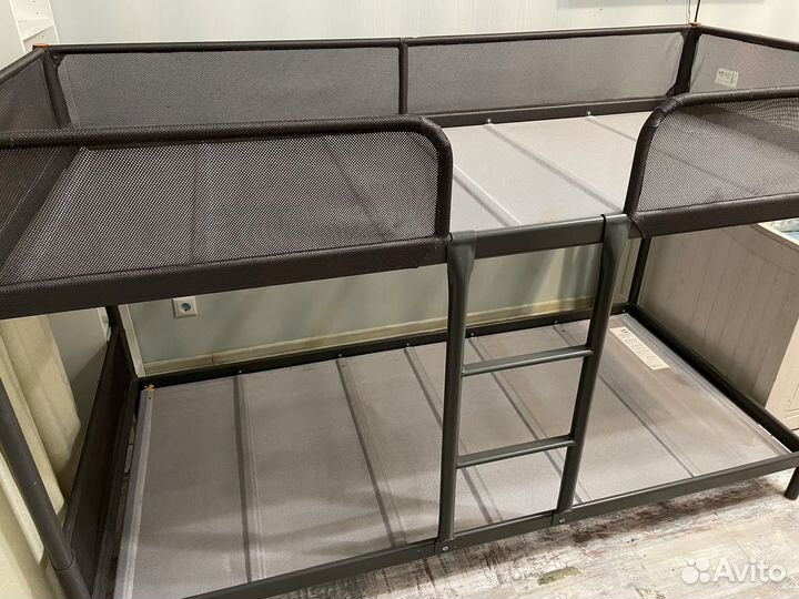 Двухярусная кровать IKEA металлическая