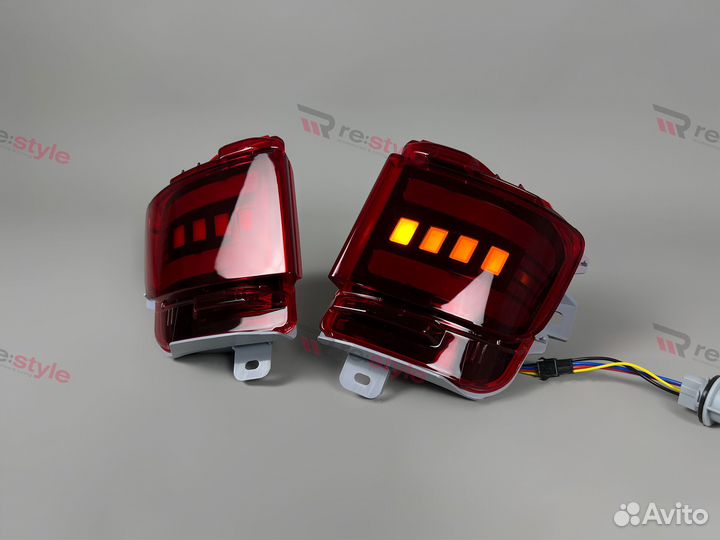 Катафоты Toyota Land Cruiser 200 2016-22 Красные