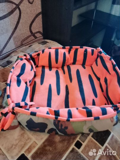 Лежанка для кошек и небольших собак