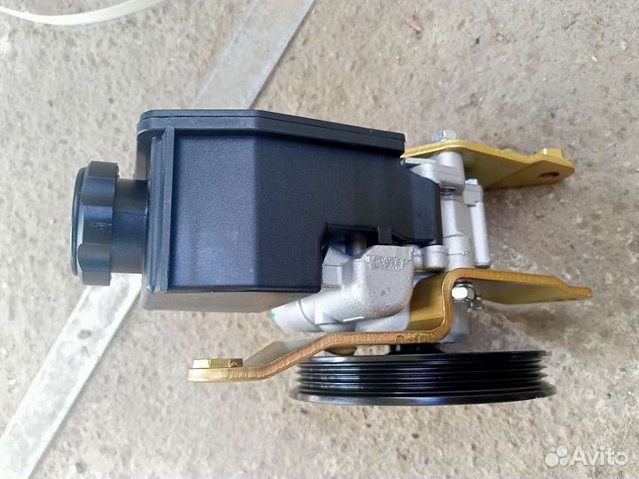 Насос гидроусилителя (гур) Toyota Avensis AT220