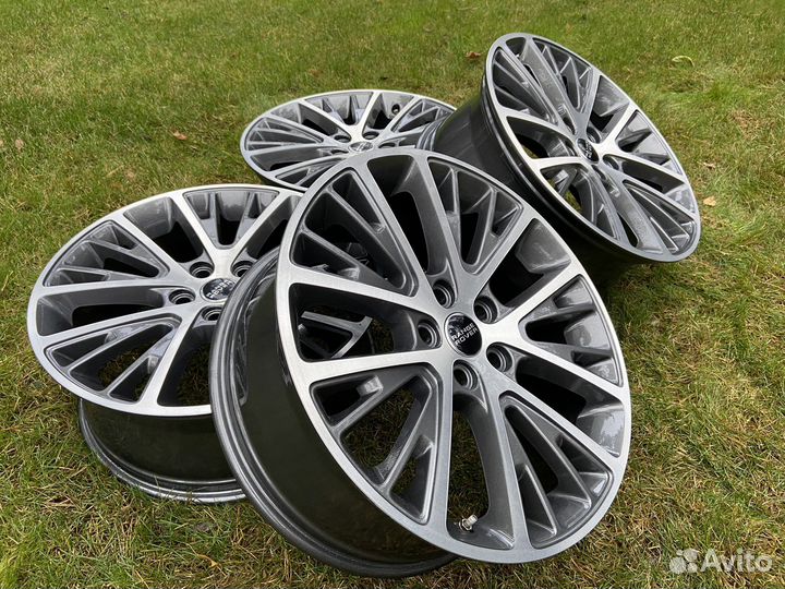 Диски Autobiography Black Edition на Range Rover