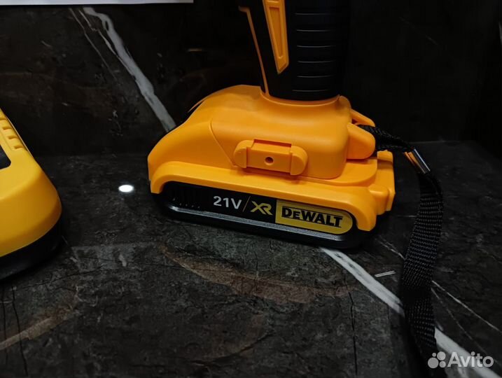 Шуруповерт DeWalt 21v