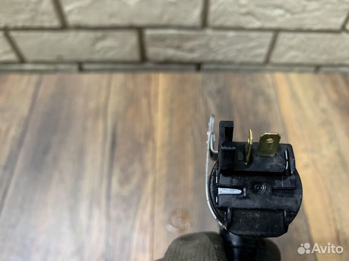 Mitsubishi Pajero Насос омывателя заднего стекла