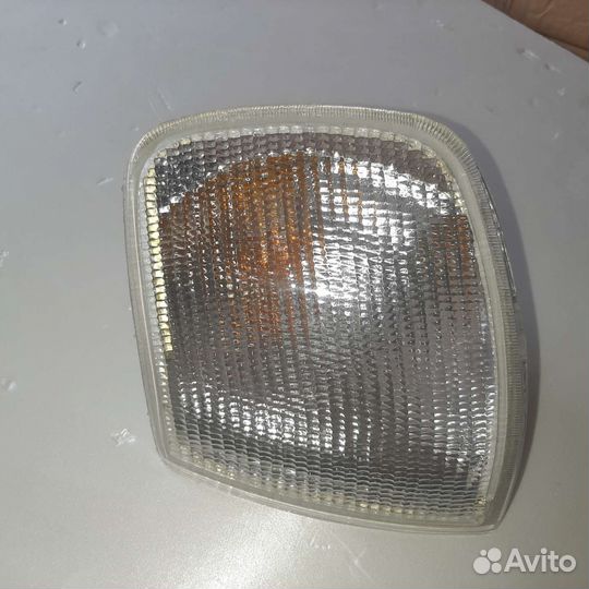 Поворотник левый на Форд Сиерра