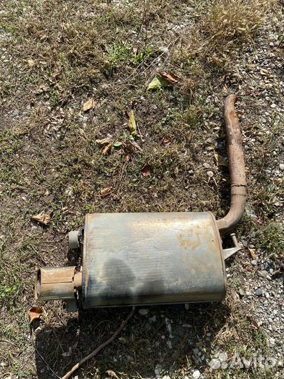 Глушитель на камри левая сторона на 50 55 кузов