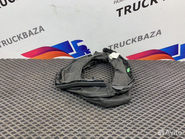 Кожух колонки рулевой Renault T, Volvo FH