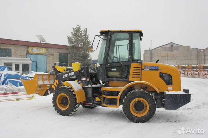 Фронтальный погрузчик XCMG LW180K, 2023