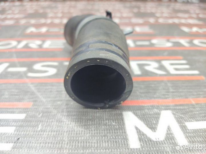 Патрубок системы охлаждения Volkswagen Touareg 7L