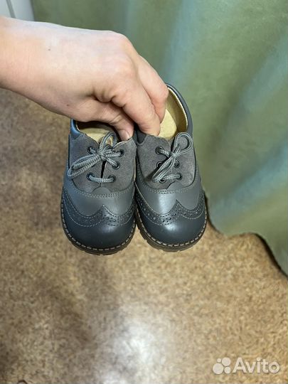 Полуботинки, туфли кожаные состояние нового 23