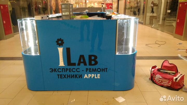 Торговый островок из мдф с крашенными фасадами